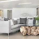 Ebb Tide Apartments
