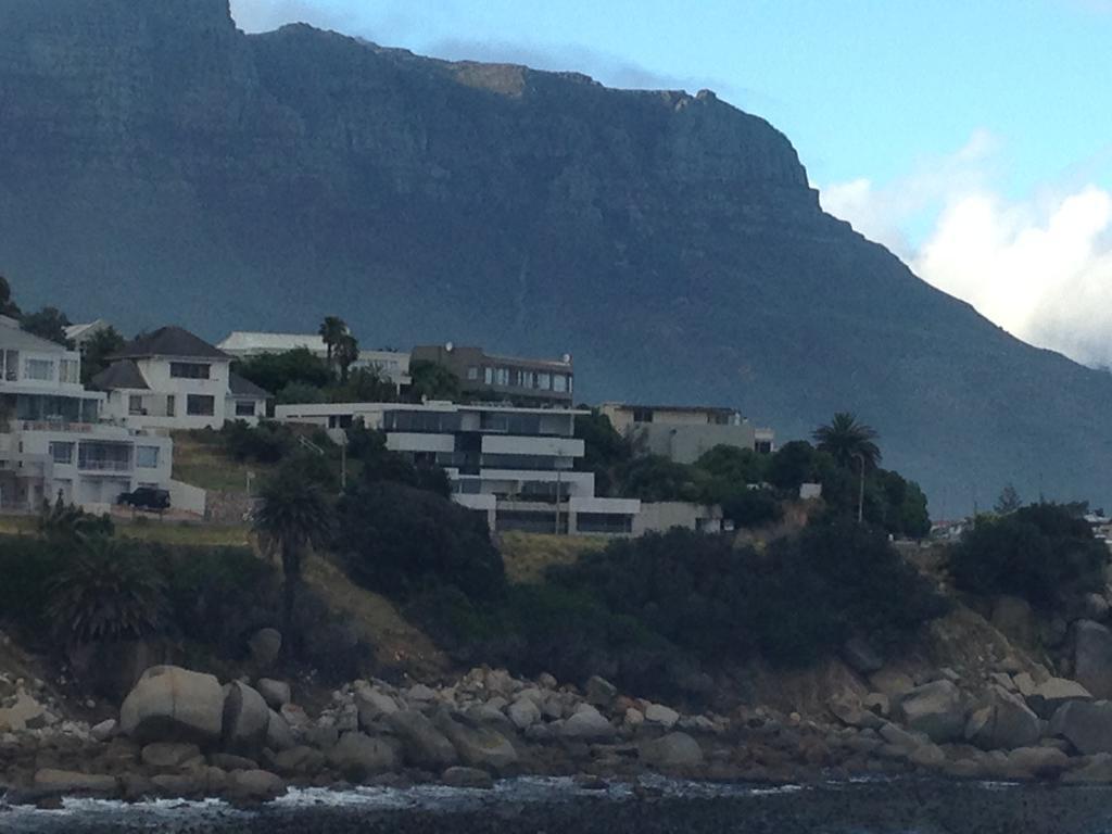 Ebb Tide Apartment *