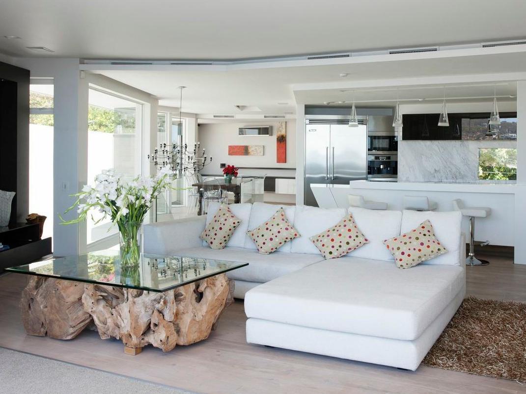 Ebb Tide Apartment