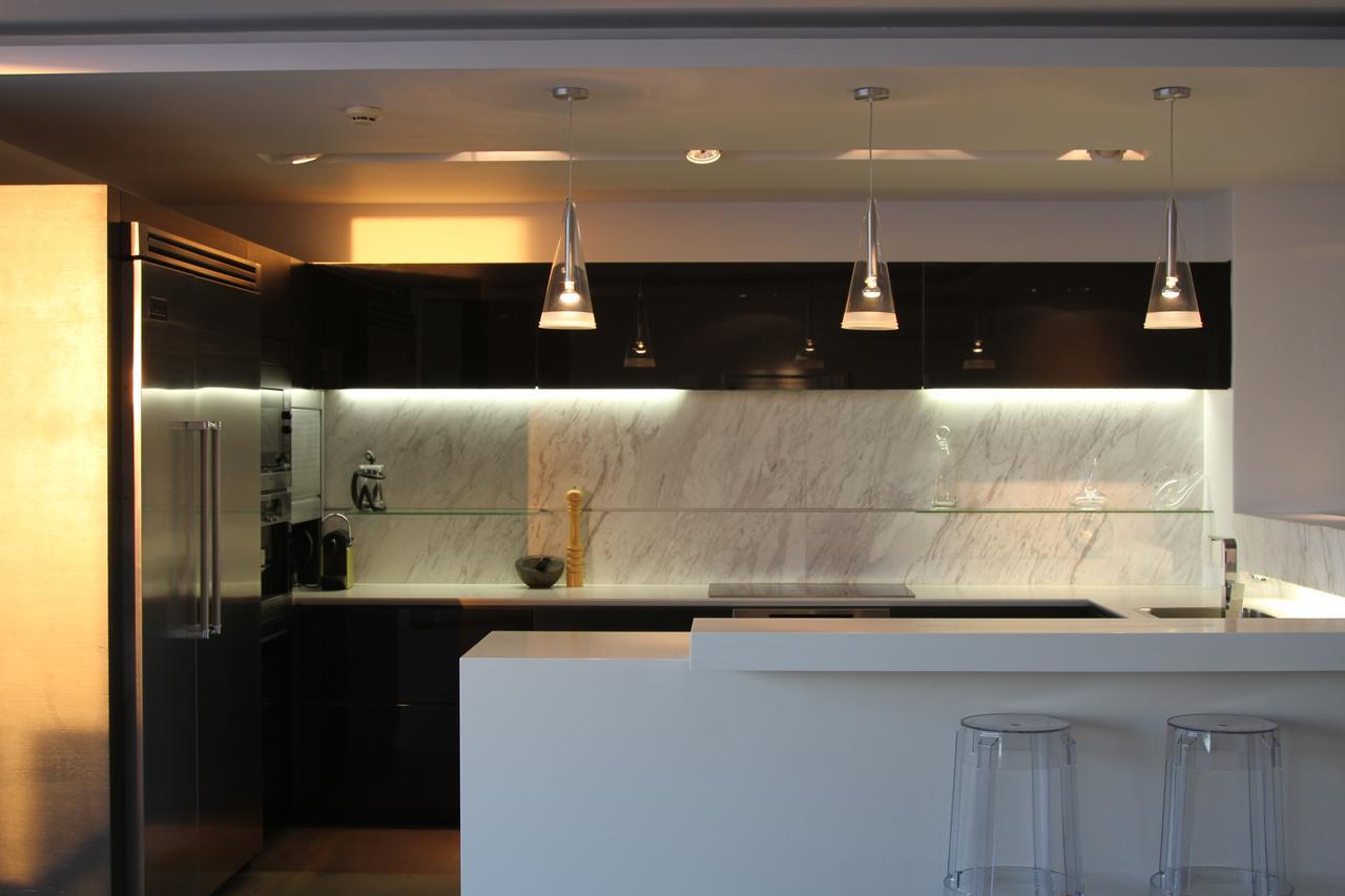 Ebb Tide Apartment *